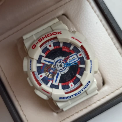 ساعت مچی اسپرت طرح جیشاک 110 رنگ سفید