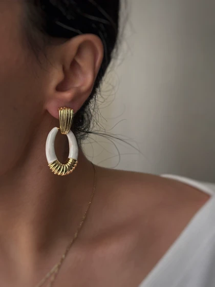 گوشواری بیضی رنگی