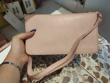 کیف دوشی چرم زنانه مدل d084 -- gb