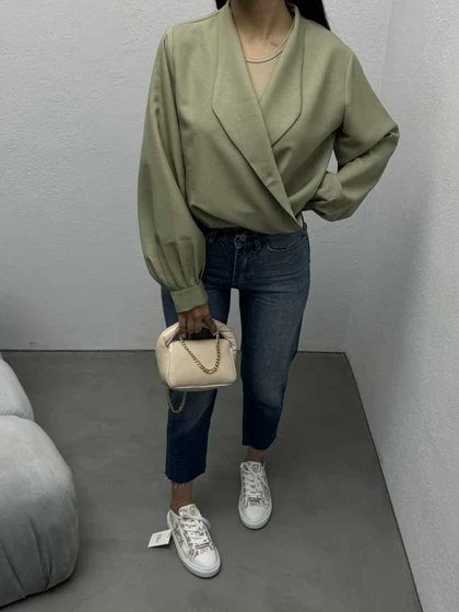 بلوز نیم‌تنه CASUAL