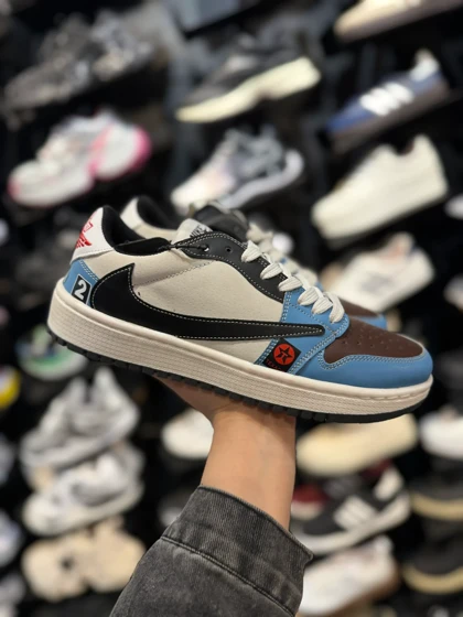 کتانی ترویس اسکات آبی مشکی