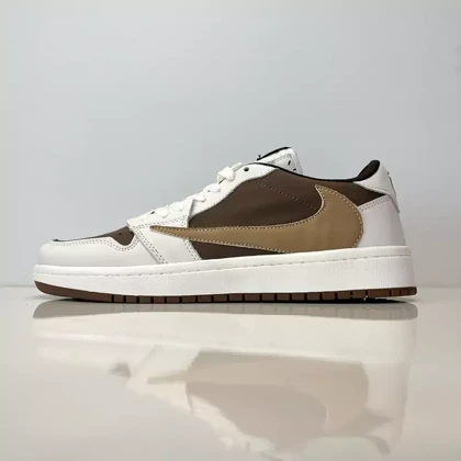 کفش روزمره نایک تراویس اسکات با بند اضافی سفید قهوه ای کیفیت عالی