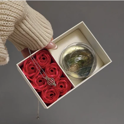 پک مروارید عشق + باکس گل سفید