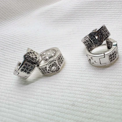 گوشواره برند شین مدل «قلب کریستالی» | آبکاری رادیوم با جلای طلا سفید