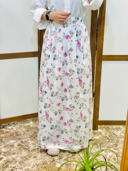 دامن سفید صورتی