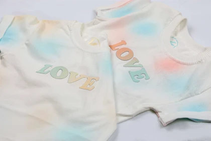 ست تیشرت شلوارک پاستیلی طرح LOVE