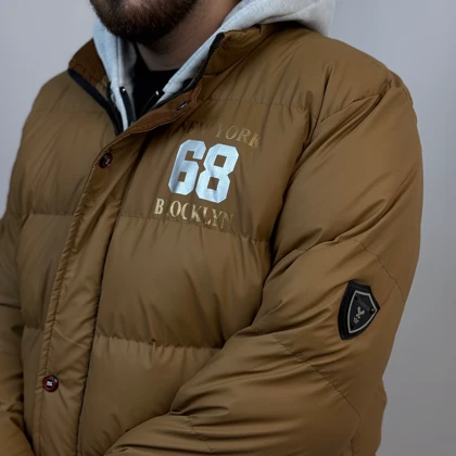 کاپشن پف‌دار شتری مردانه مدل Brooklyn 68 با هودی زیپی جداشونده – رویه سیلیکونی 142