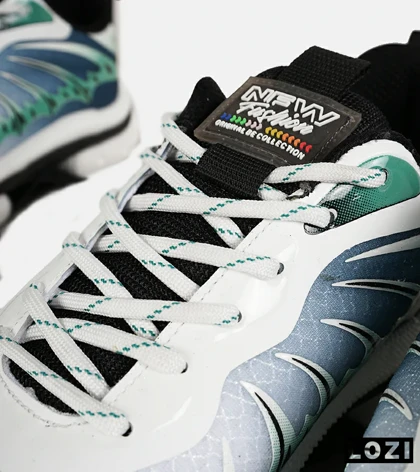 کفش کتانی سفید سبز آبی Saucony Revolution