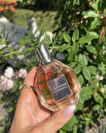عطر ویکتور اند رولف فلاور بمب-Viktor Rolf Flower Bomb