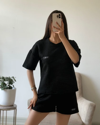 تی‌شرت و شلوارک اسپرت نخ