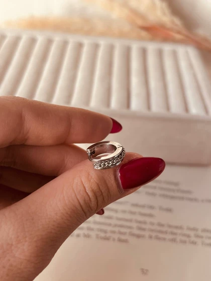 پیرسینگ گوش کارتیه