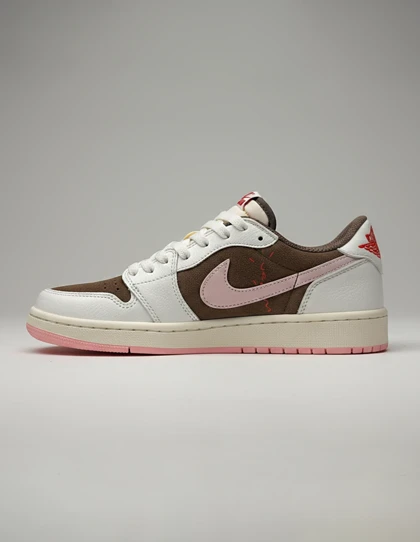 کفش روزانه زنانه نایکی Jordan 1 Low Travis Scott W