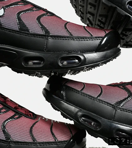کفش کتانی مردانه و زنانه مشکی قرمز NIKE AirMax Plus TN Ultra