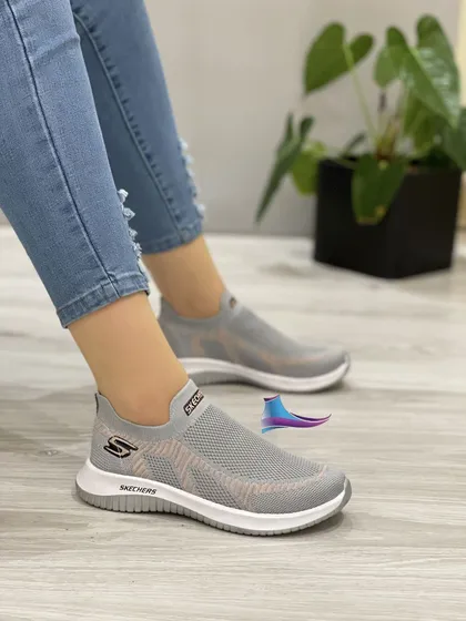 کتانی اسکیچرز زنانه کد 470