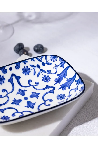 بشقاب سرو Madame Coco مدل Reve Bleu Ellis Bone China - آبی/سفید
