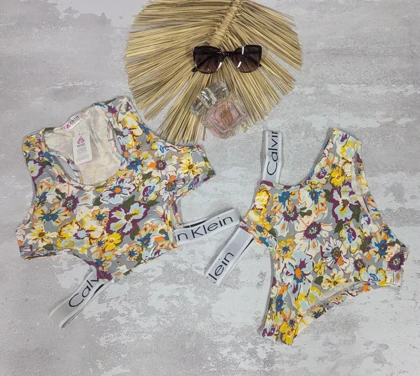 ست نیم‌تنه و شورت گل بزرگ بدون پد 109158 سایز XL مناسب 40,42