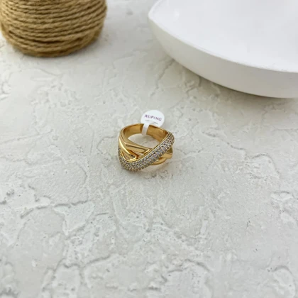 انگشتر زنانه طرح طلا ژوپینگ با نگین‌های ظریف