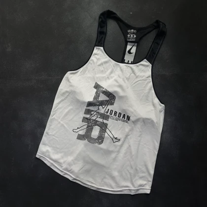 رکابی بدنسازی پشت کش جوردن تک‌رنگ سفید