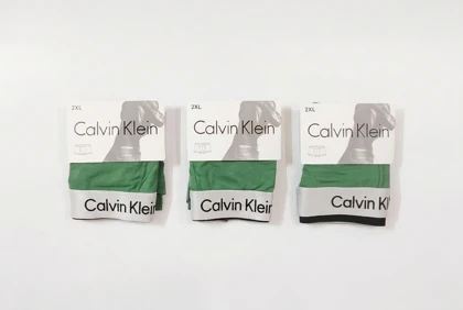 شورت مردانه نیم‌پا کلوین کلاین (Calvin Klein) رنگ سبز زیتونی – پک 3 عددی سایز بزرگ 2XL و 3XL