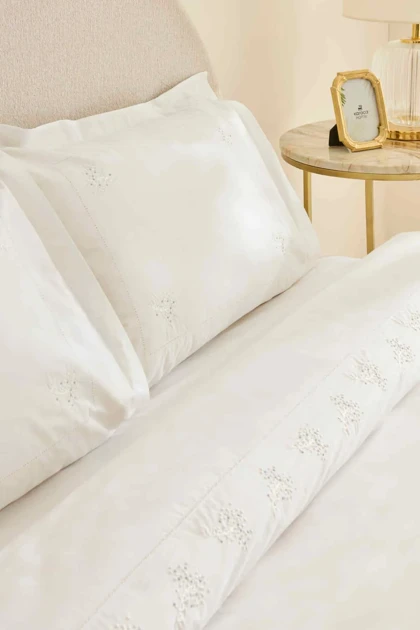 سرویس روتختی دو نفره Karaca Home مدل White Coll Rayas گلدوزی‌دار پنبه‌ای - سفید