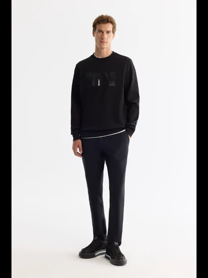 سویشرت یقه گرد مشکی طرح دار / برند آووا ترکیه AVVA