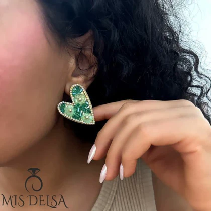 گوشواره قلب نگین‌دار رنگی