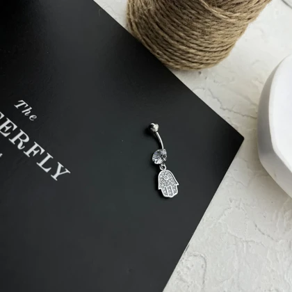 پیرسینگ ناف استیل مدل دست نگین‌دار