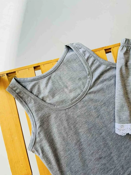 ست لباس راحتی سه تیکه تاپ و شلوارک زنانه