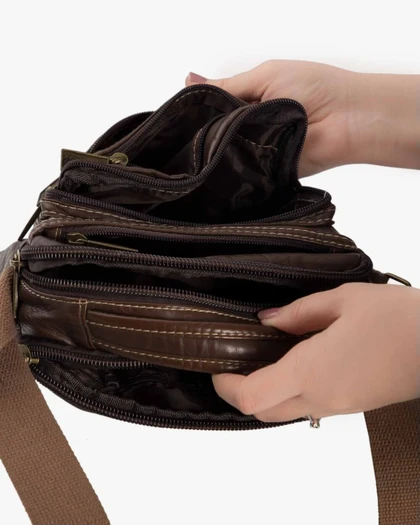 کیف دوشی مردانه چرم قهوه ای تیره