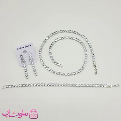 سرویس زنانه تنیسی مدل نقره ای با نگینهای سفید مربع کد 530