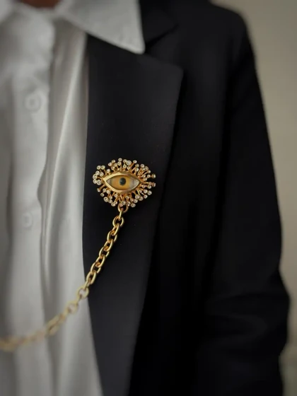 سنجاق سینه زنجیری