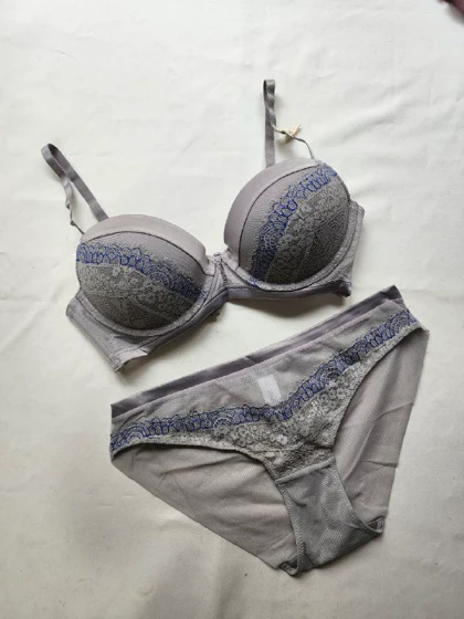 ست سوتین و شورت جکدار فنردار برند AngGee کد: 5108