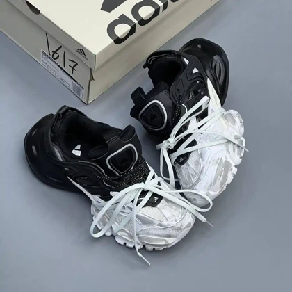 کفش آدیداس رانر دیلاکس مشکی سفید Adidas Runner Deluxe Black White
