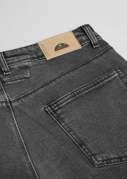 شلوار جین Slim-Fit