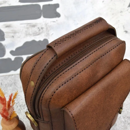 کیف دوشی مردانه چرم طبیعی شتر مدل آنتیک