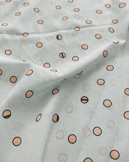 شال حریر آبی خال‌خالی