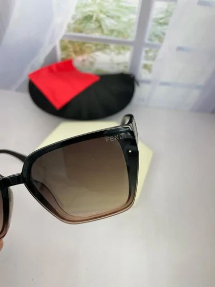 عینک آفتابی زنانه فندی 9548