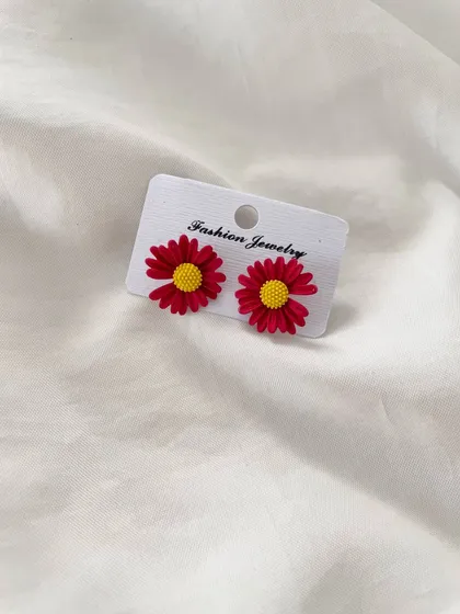 گوشواره بابونه
