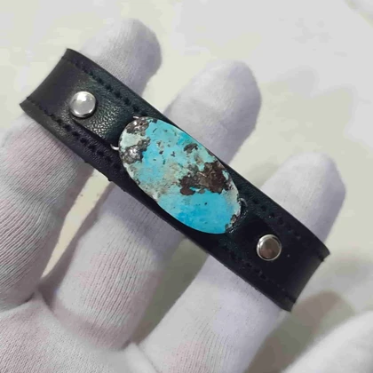 دستبند چرمی با سنگ فیروزه نیشابور اصل کد 3