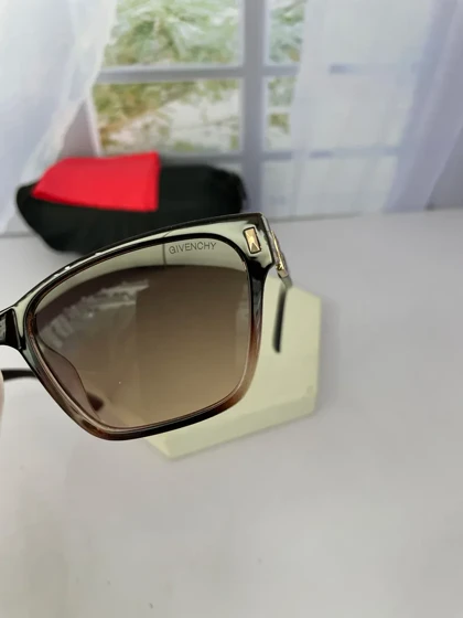 عینک آفتابی جیوانچی کد 9562