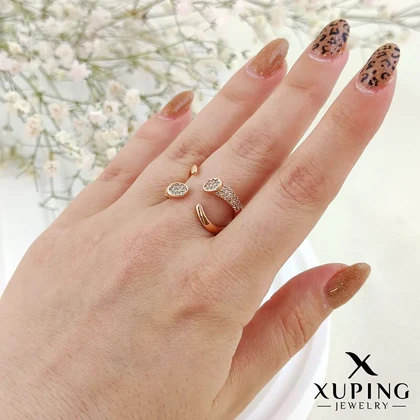 انگشتر زنانه ژوپینگ طرح مینیمال با نگین های ظریف و درخشان Xuping