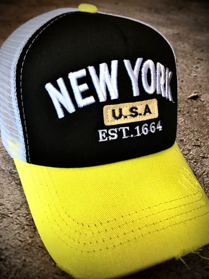 کلاه بیسبالی وارداتی مدل آیسانی NEW YORK _ مشکی نقاب زرد