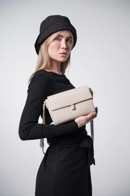 کیف دوشی زنانه دیوید جونز مدل David Jones CM7457