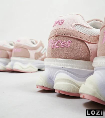کفش کتانی زنانه صورتی سفید NEW BALANCE 9060
