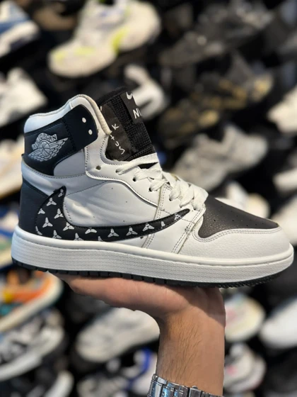 کتانی مردانه ترویس ساق‌دار سفید مشکی