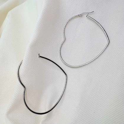 گوشواره استیل حلقه‌ای طرح «قلب بزرگ» (Heart Hoops) | 6 سانتی