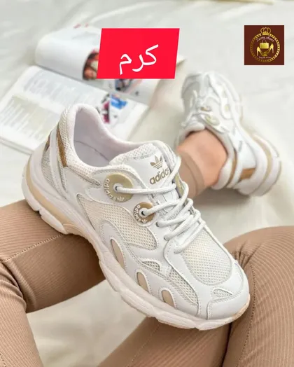 کتانی اسپرت ورزشی باشگاهی زنانه آدیداس دکمه‌ای