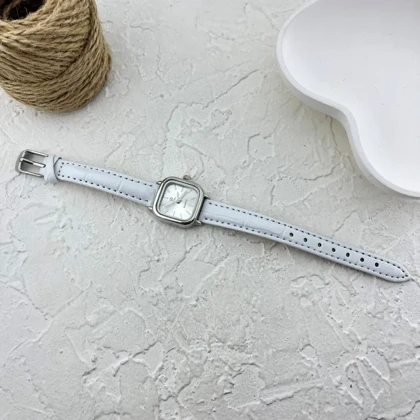 ساعت مچی زنانه با طرح ظریف فلورا، انتخابی شیک