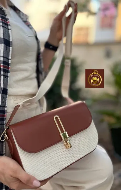 کیف دوشی پاسپورتی زنانه چرمی کنفی