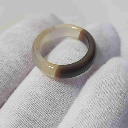 حلقه سنگی عقیق قهوه ای دو رنگ